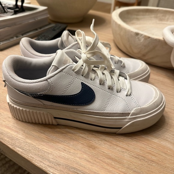 Nike Court Legacy Lift Women’s - Picture 3 of 5